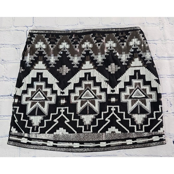 Express Sequin Aztec Printed Mini Skirt Black White WOMENS SIZE XS - Picture 8 of 9